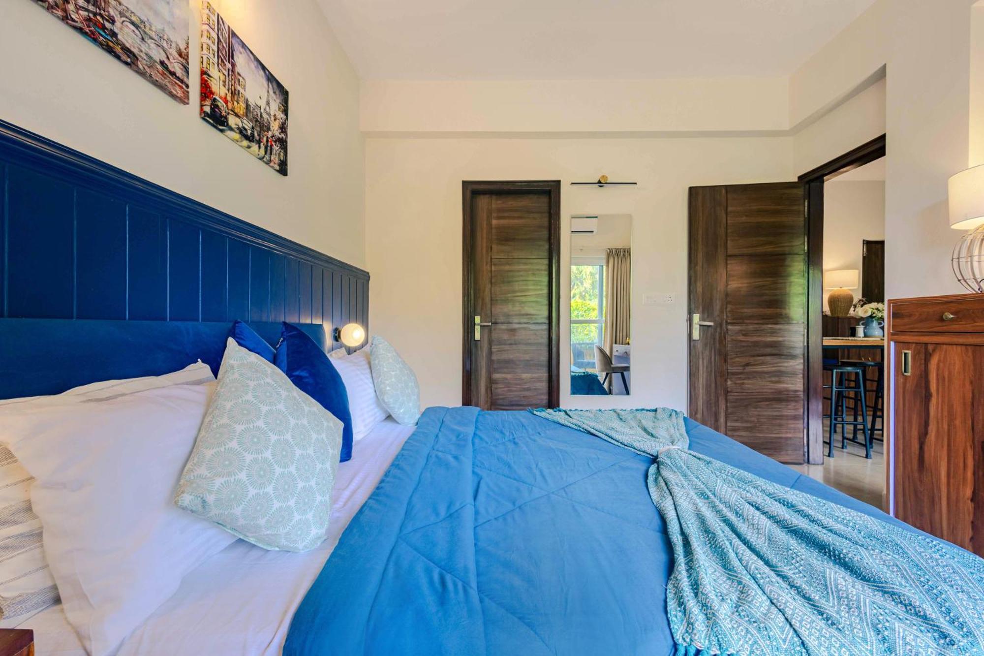 Alaya Stays 1 Bhk With Balcony & Pool - Veera Marina Candolim Bagian luar foto