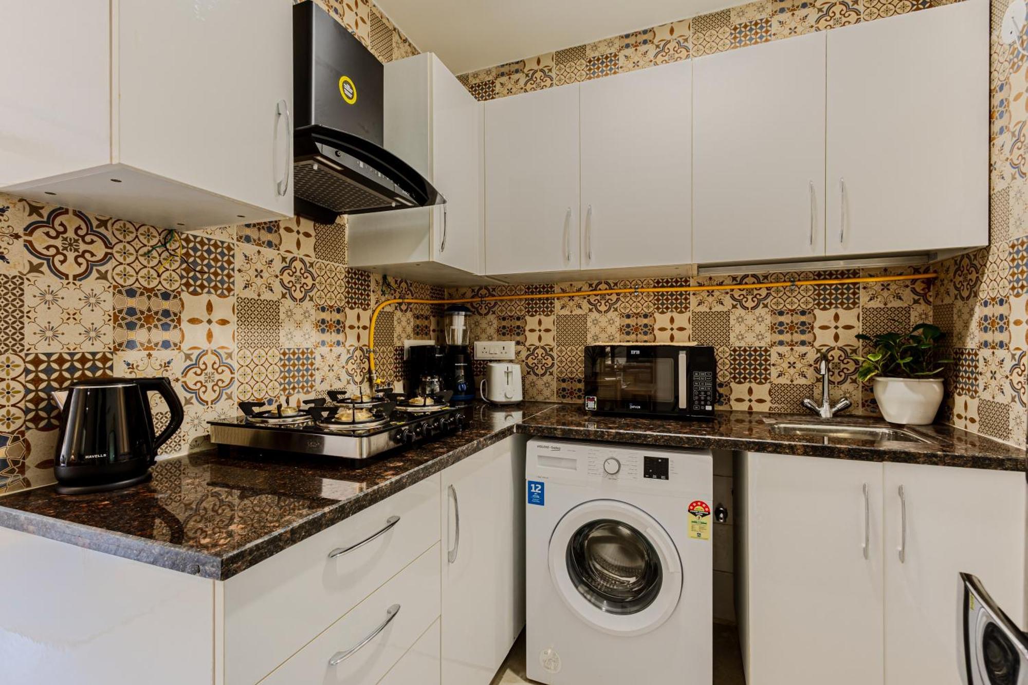 Alaya Stays 1 Bhk With Balcony & Pool - Veera Marina Candolim Bagian luar foto