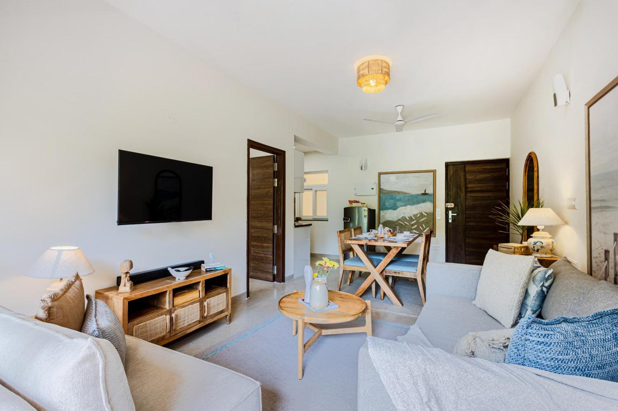 Alaya Stays 1 Bhk With Balcony & Pool - Veera Marina Candolim Bagian luar foto