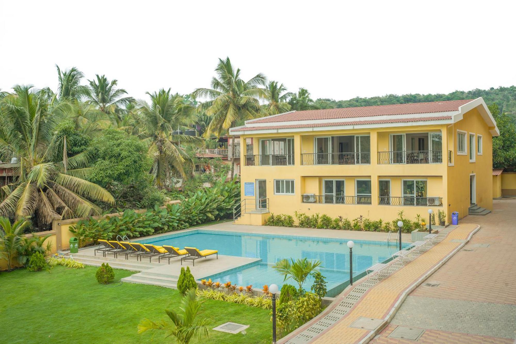 Alaya Stays 1 Bhk With Balcony & Pool - Veera Marina Candolim Bagian luar foto
