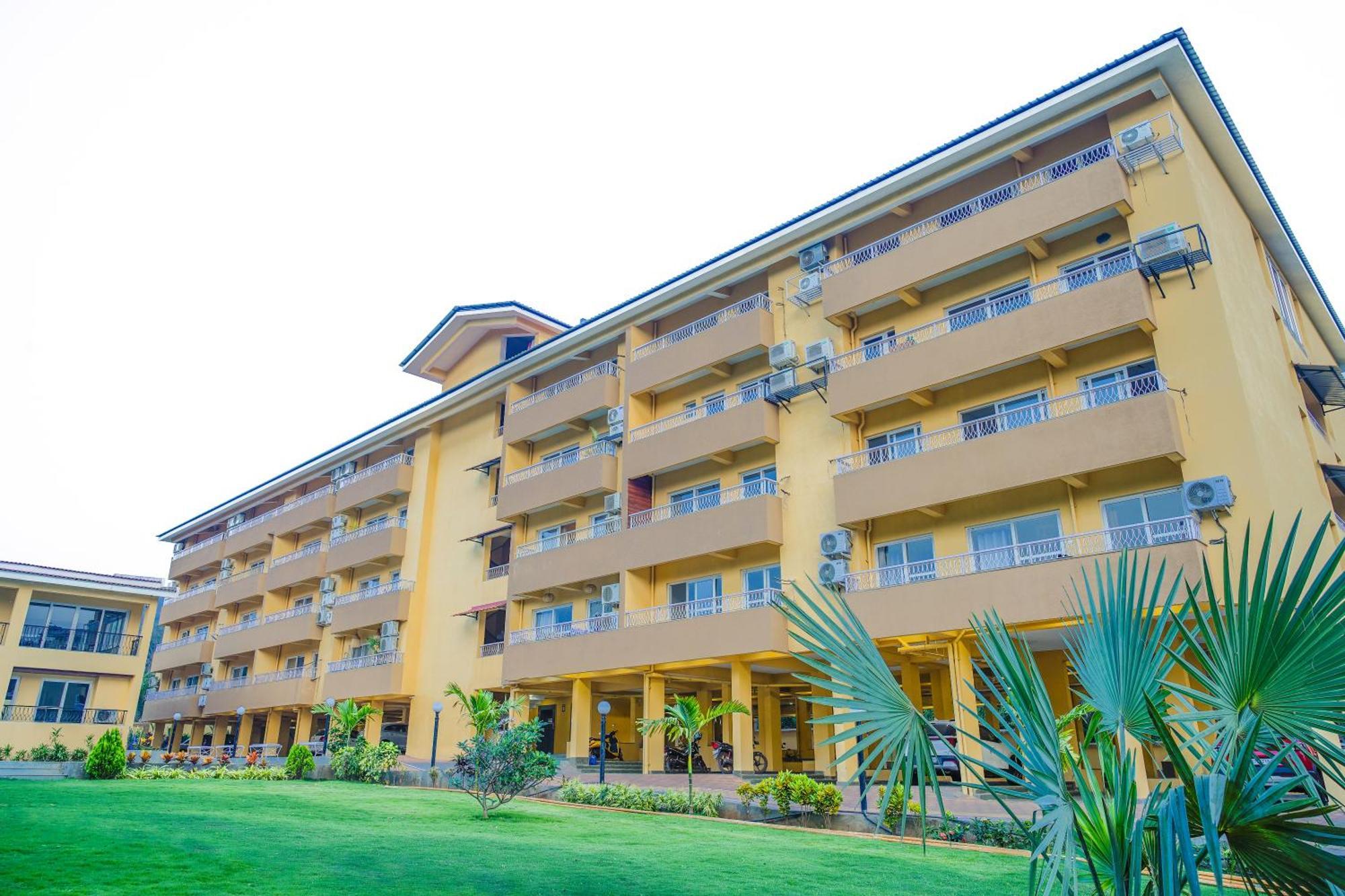 Alaya Stays 1 Bhk With Balcony & Pool - Veera Marina Candolim Bagian luar foto