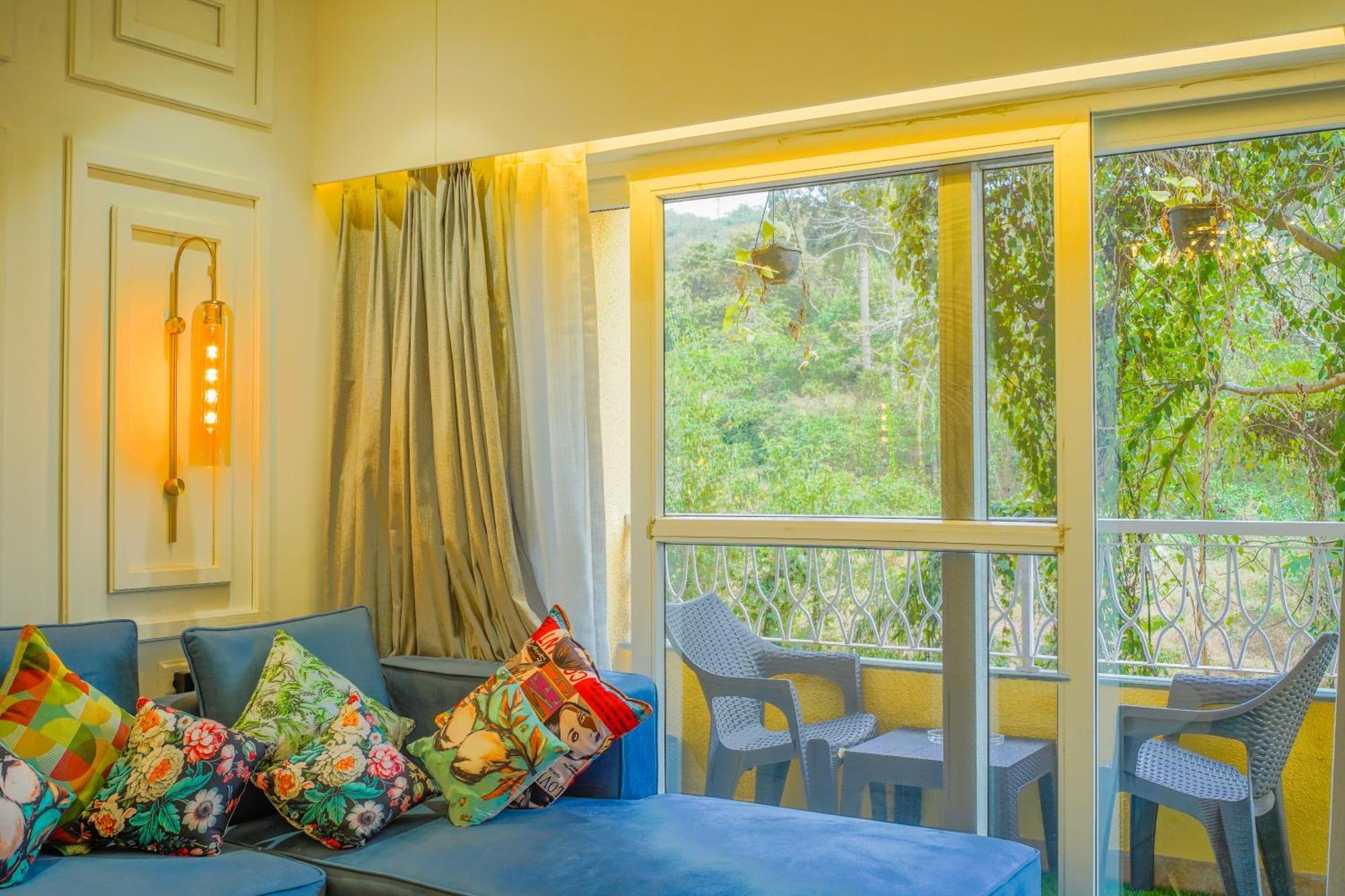 Alaya Stays 1 Bhk With Balcony & Pool - Veera Marina Candolim Bagian luar foto